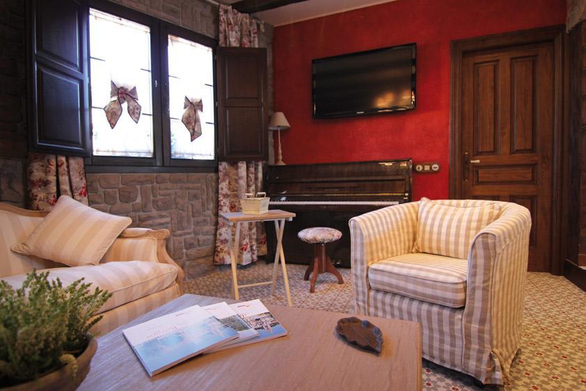 Hotel Rural La Tenada Carcedo de Burgos Bagian luar foto